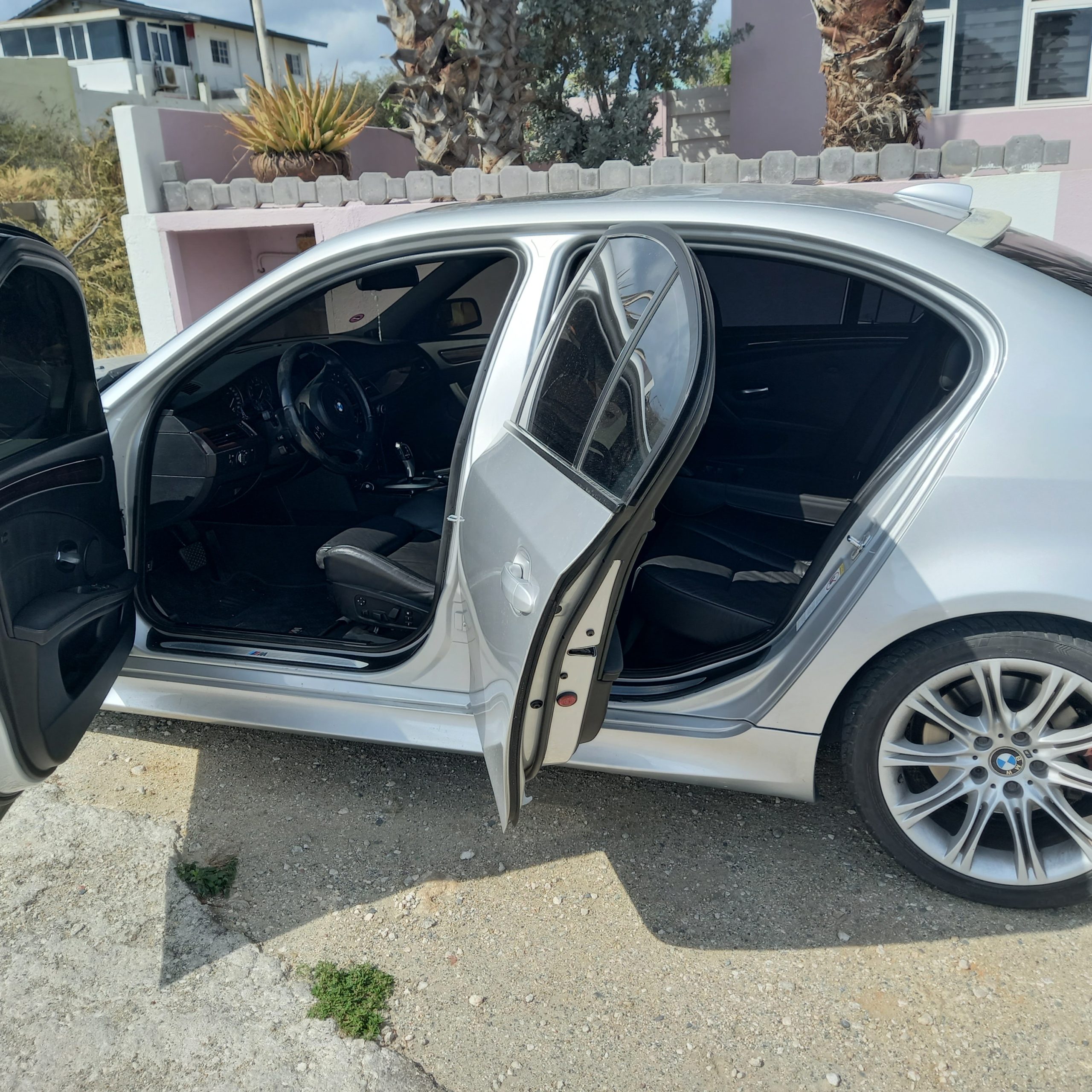 Bmw e60 530i m package