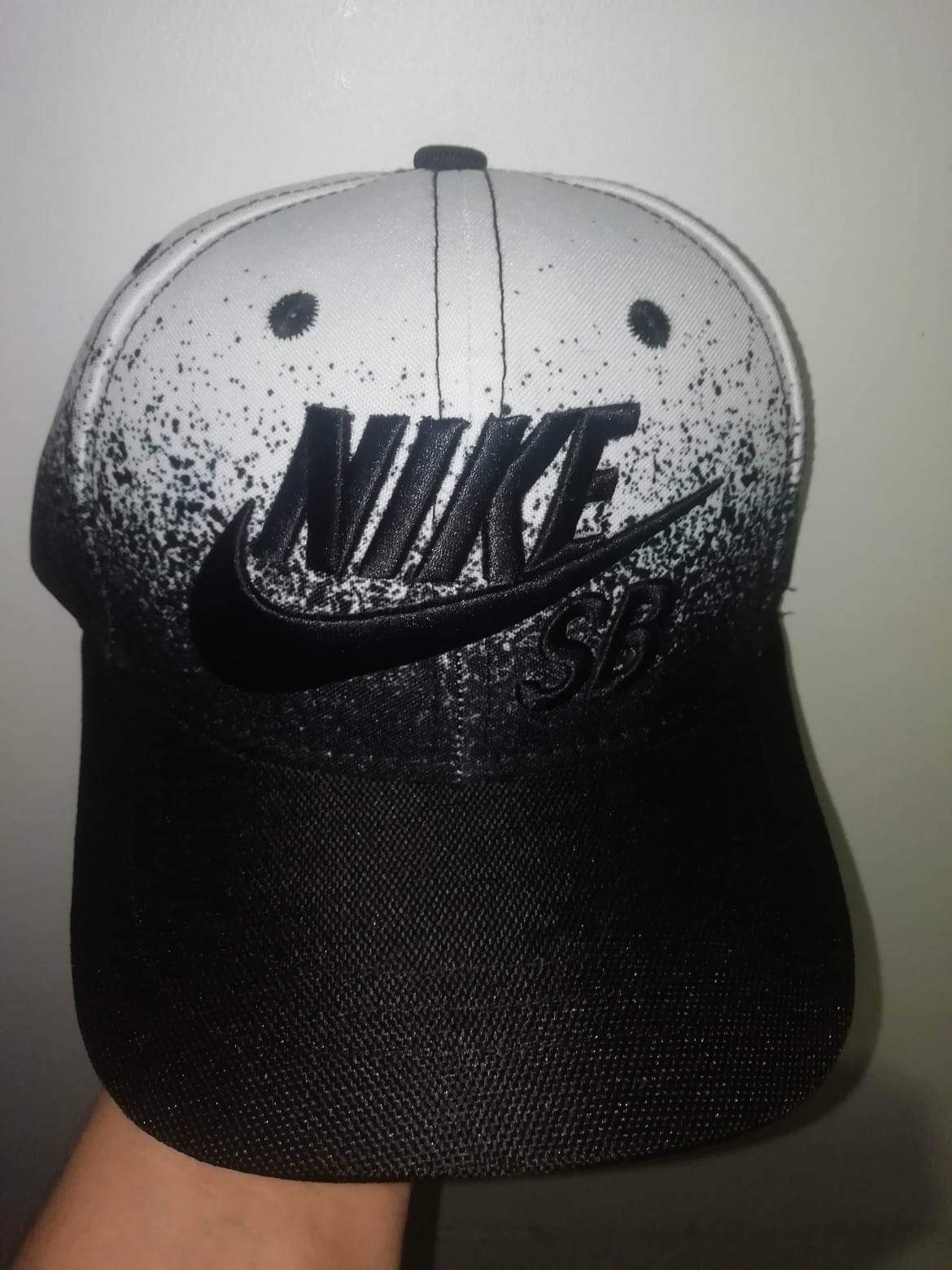 Se venden gorras