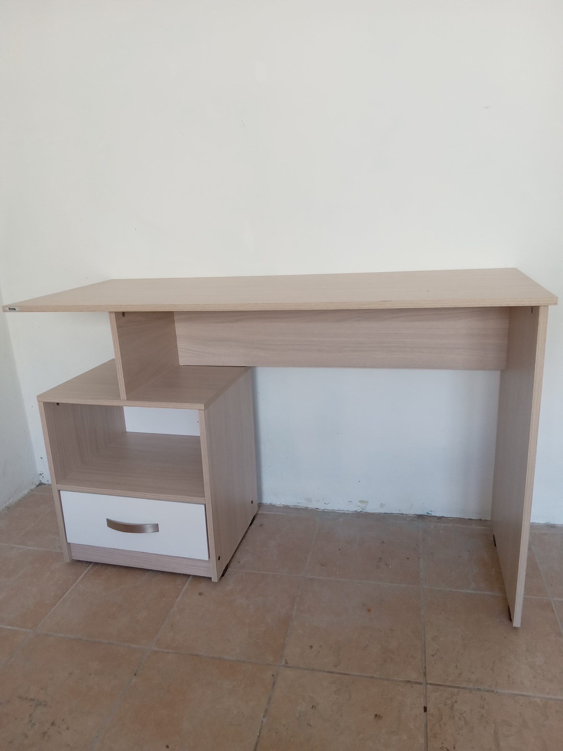 FOR SALE NICE DESK