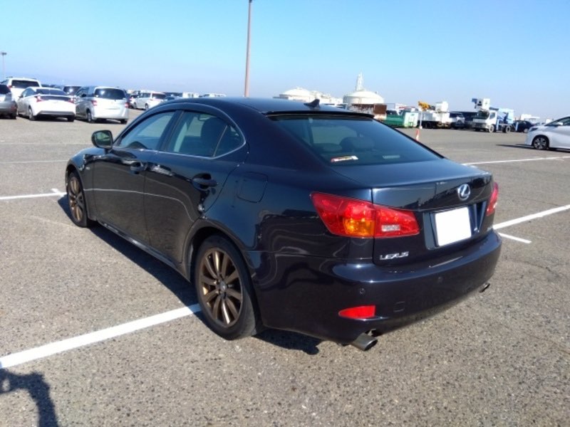 Lexus IS