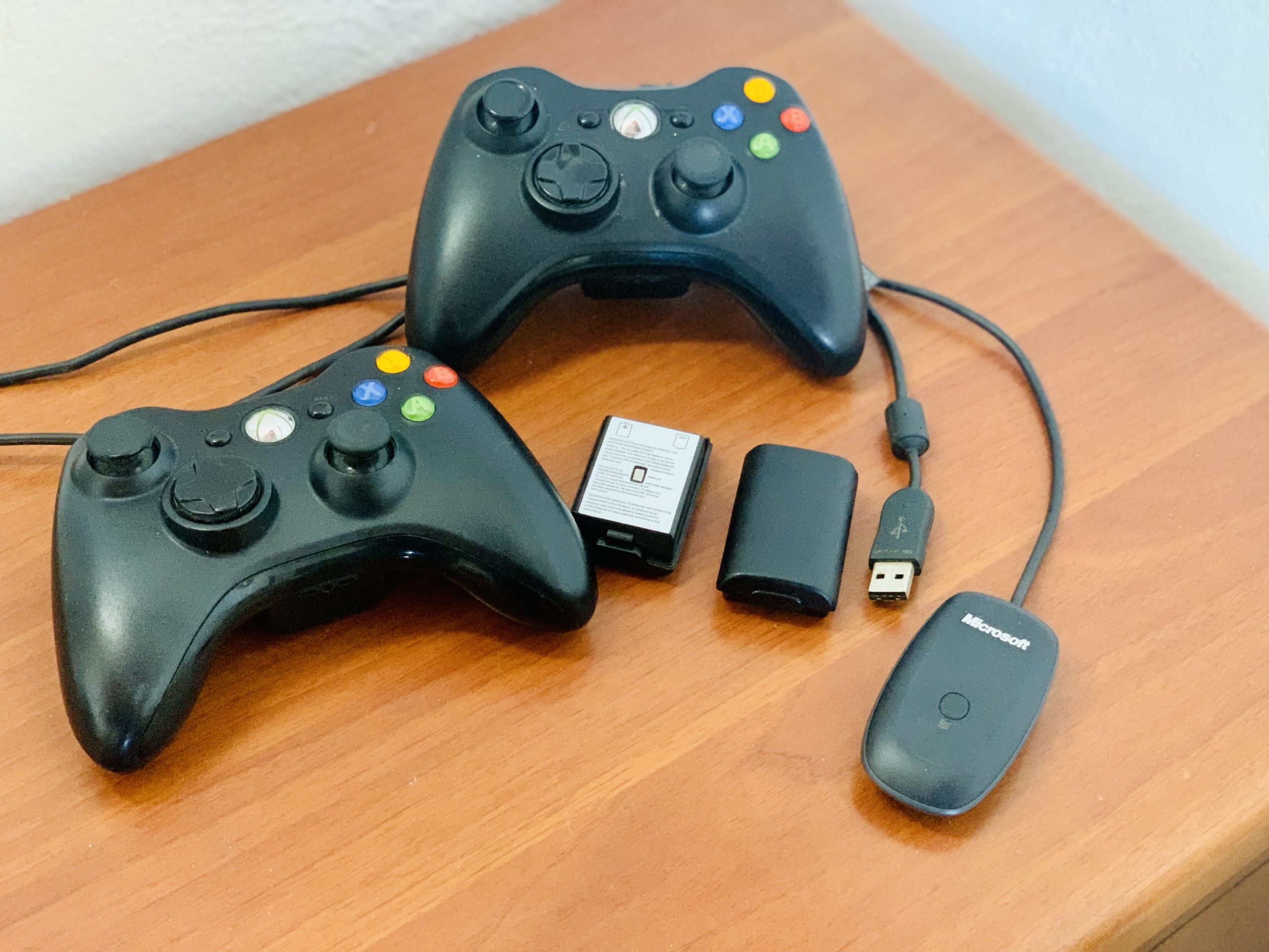 2x wireless pc controllers