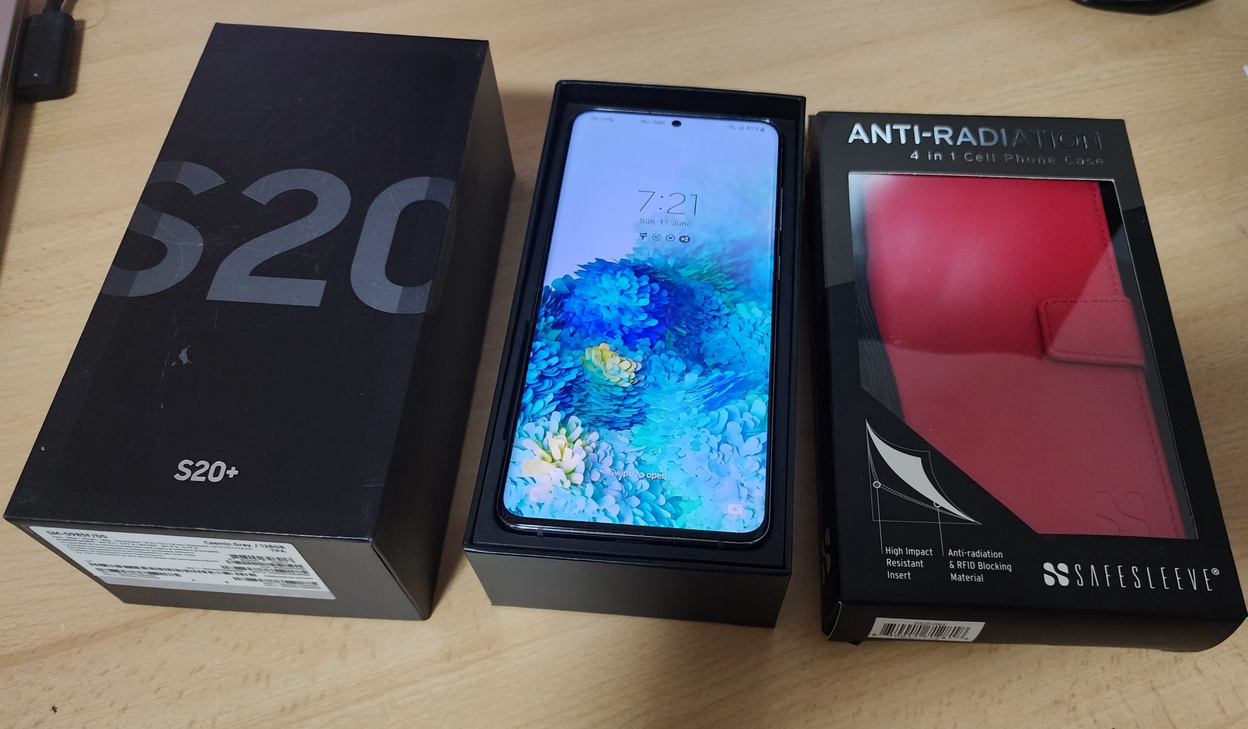 Samsung S20+ in Perfect Condition with NEW SafeSleeve cover