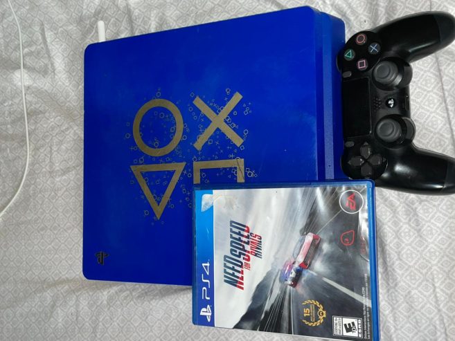 playstation 4 with 2 games