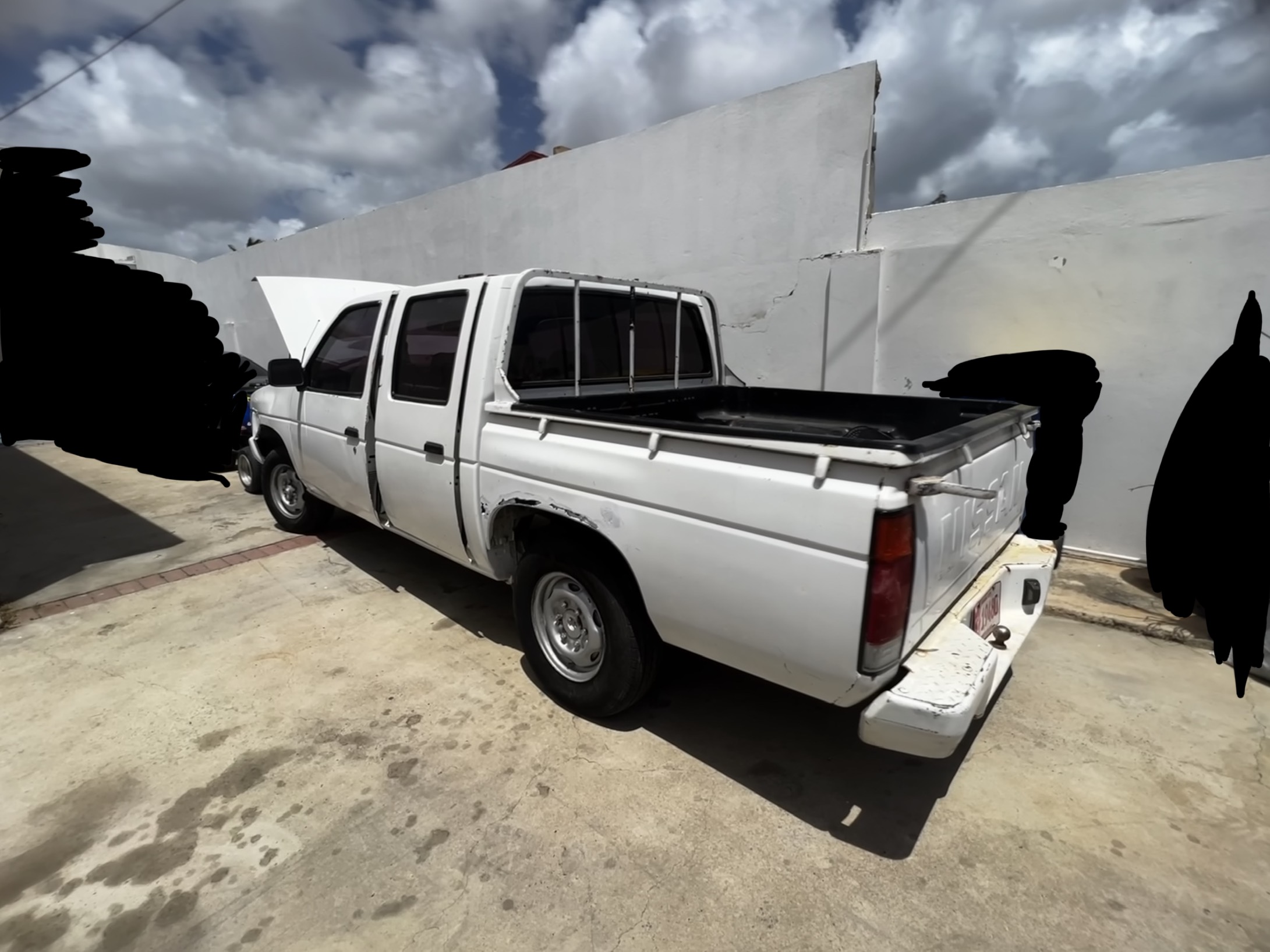 Pickup truck FORSALe Nissan d21 🔴 Color:whit