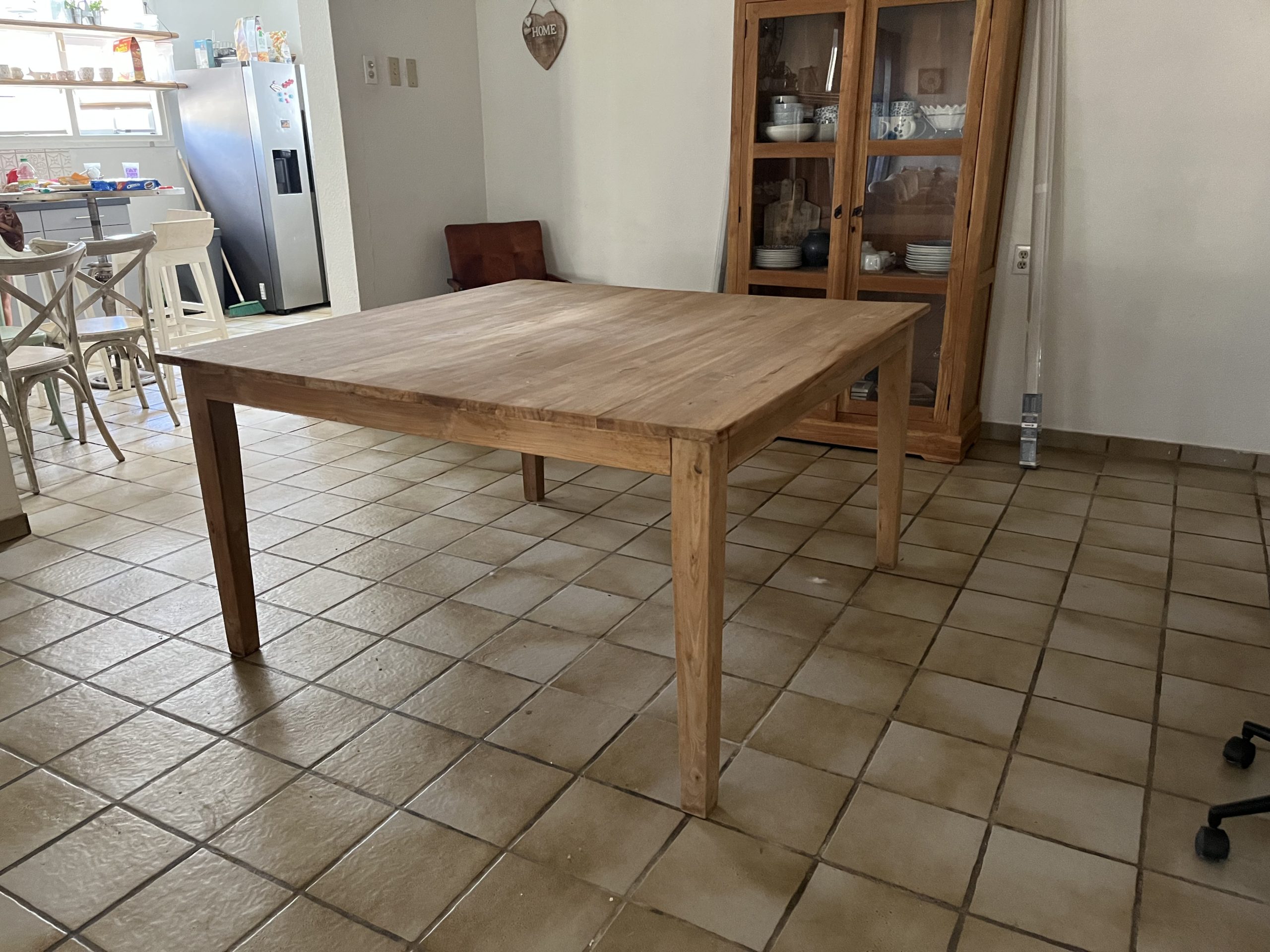 For sale dining table…. Like new!