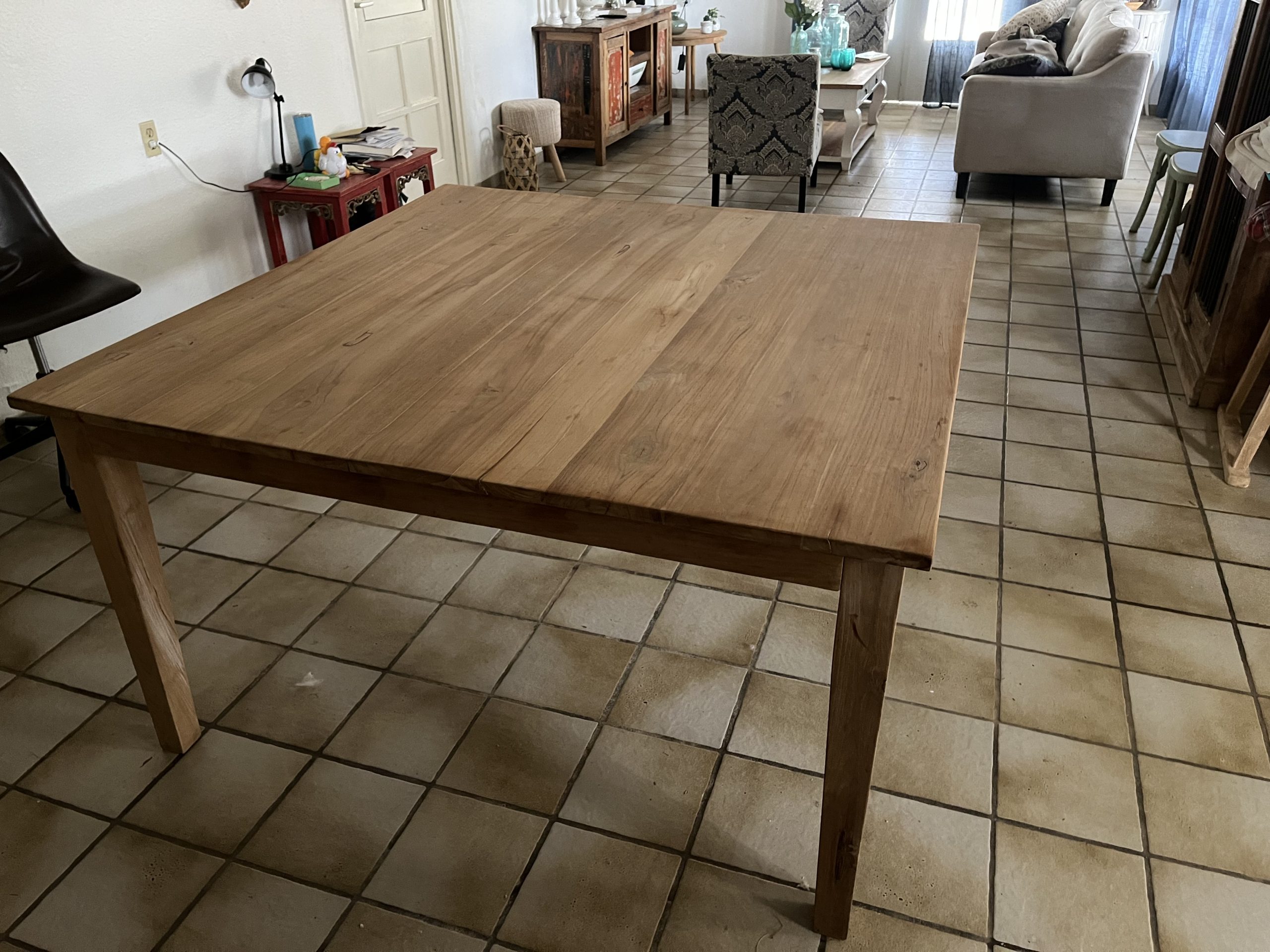 For sale dining table…. Like new!