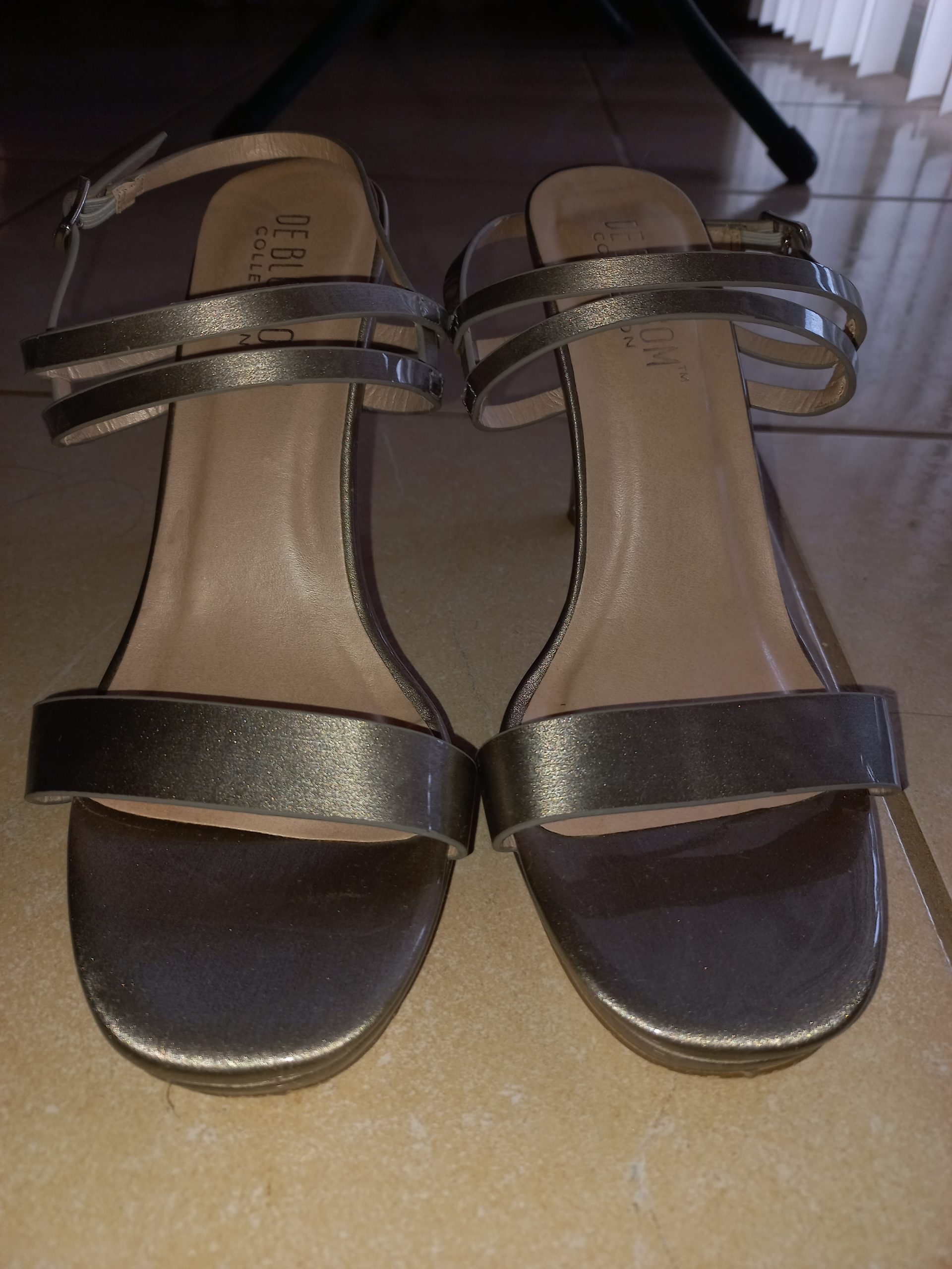 2 Woman heels size 9