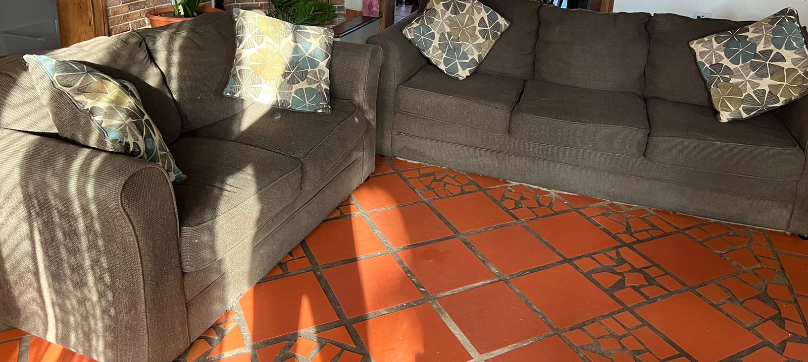 Used, full set sofa.
