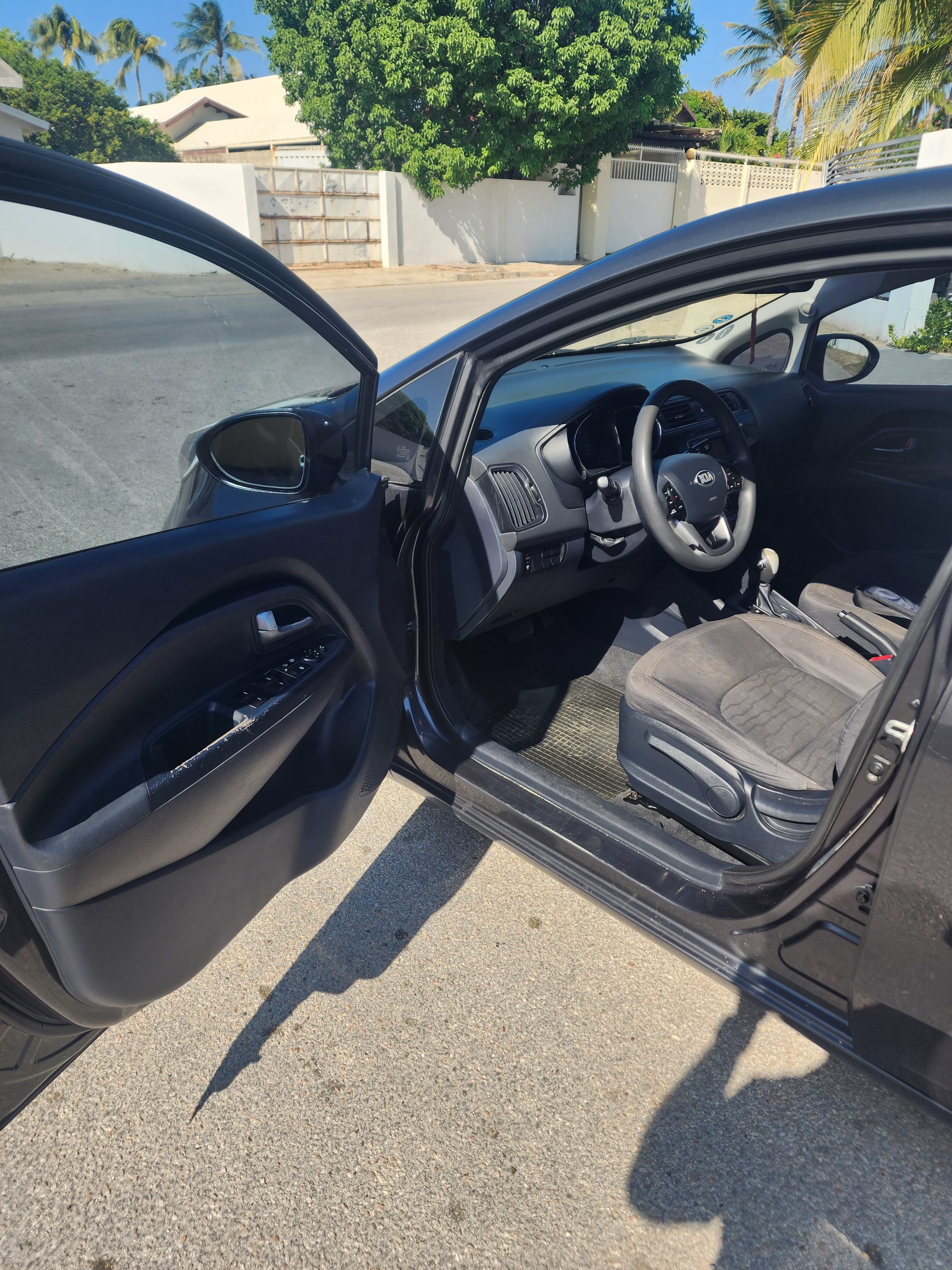 KIA RIO HATCHBACK 2016 AUTOMATIC A/C