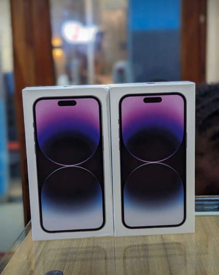New iPHONE 15 Pro Max / SAMSUNG Z FLIP 5